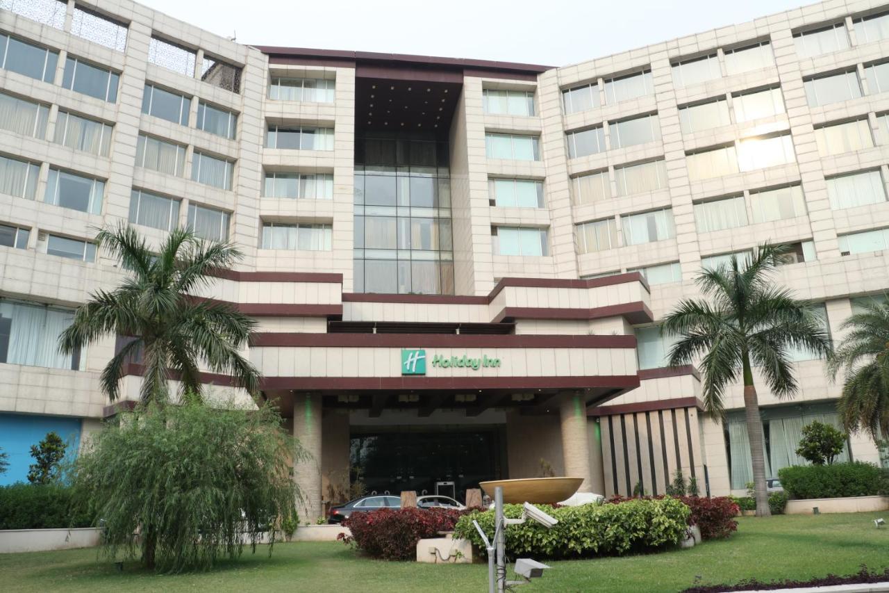 Holiday Inn Chandigarh Panchkula, An Ihg Hotel Екстер'єр фото Holiday Inn, New Delhi
