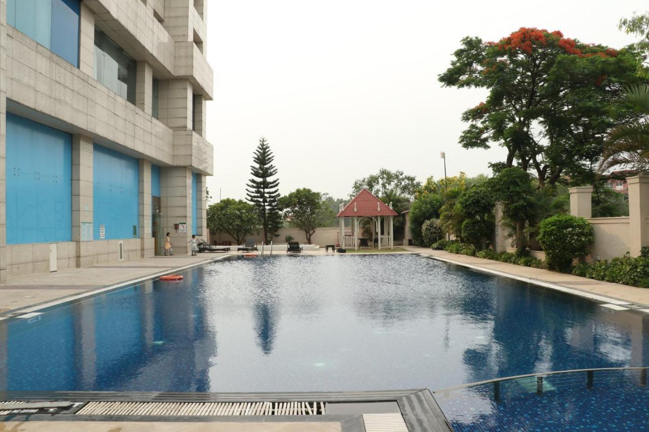 Holiday Inn Chandigarh Panchkula, An Ihg Hotel Екстер'єр фото Swimming pool at the hotel