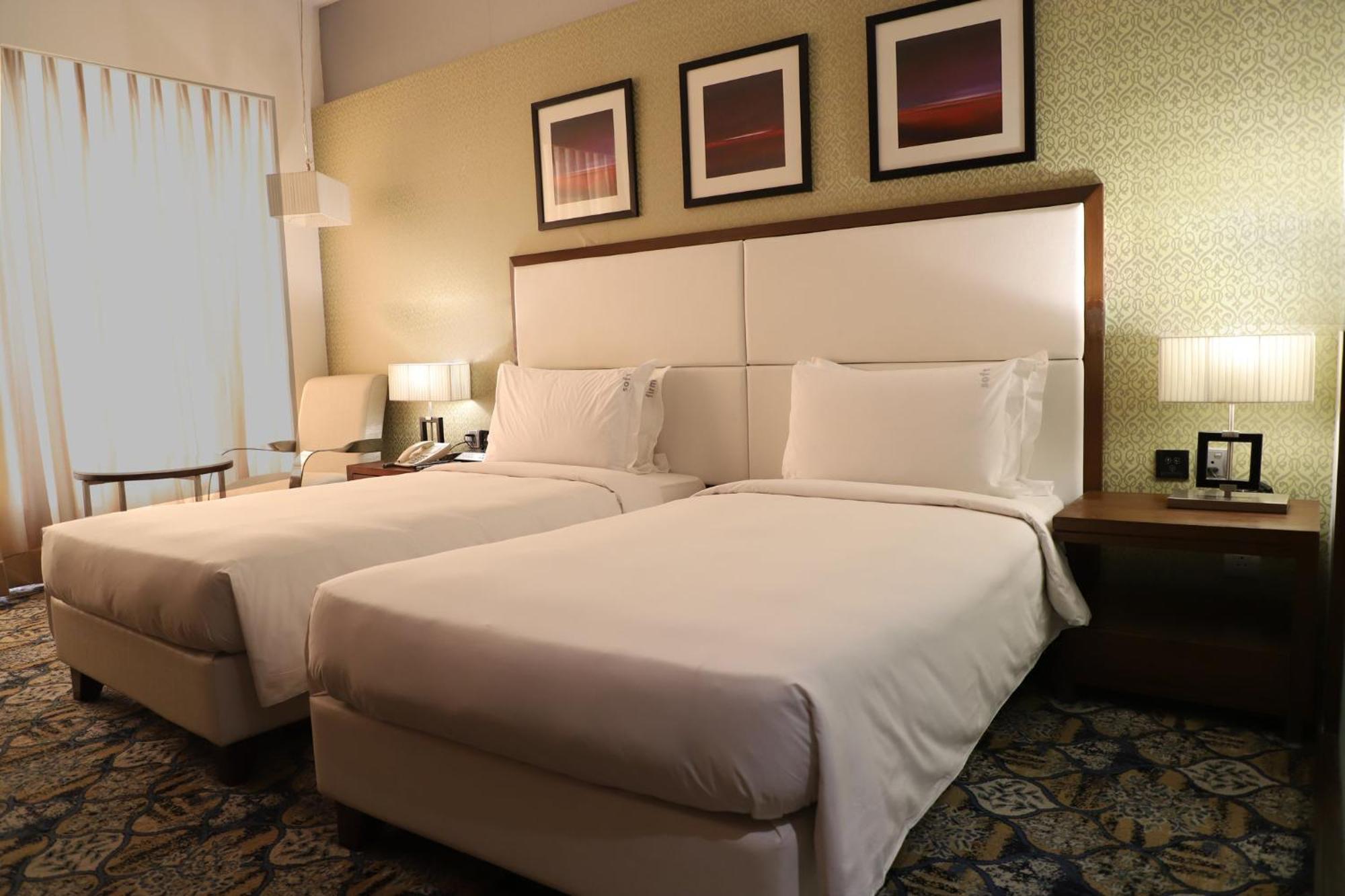 Holiday Inn Chandigarh Panchkula, An Ihg Hotel Екстер'єр фото A room at the hotel