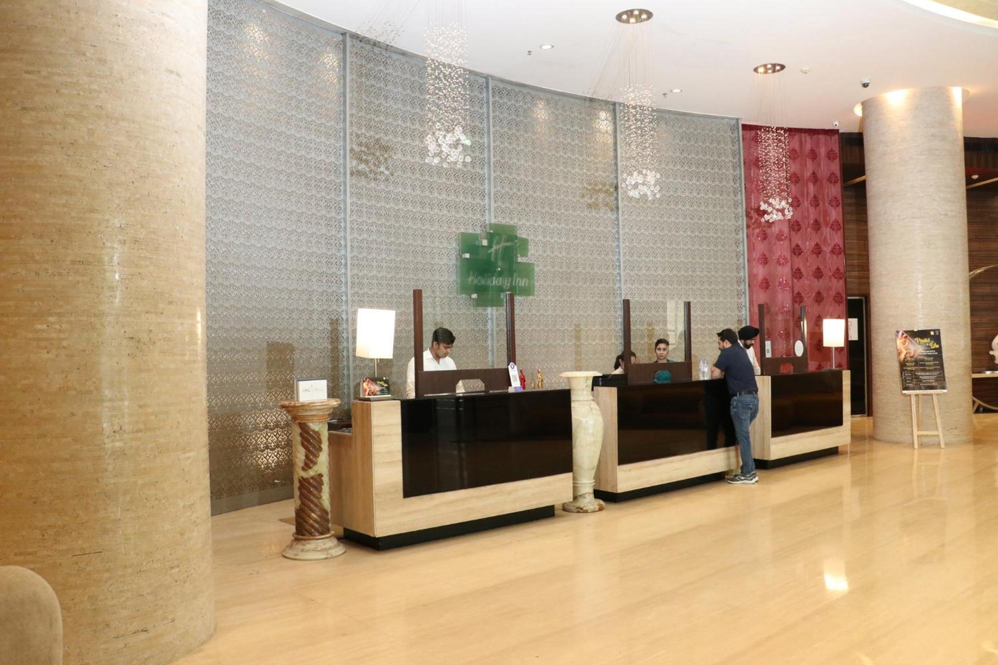 Holiday Inn Chandigarh Panchkula, An Ihg Hotel Екстер'єр фото The lobby of the hotel