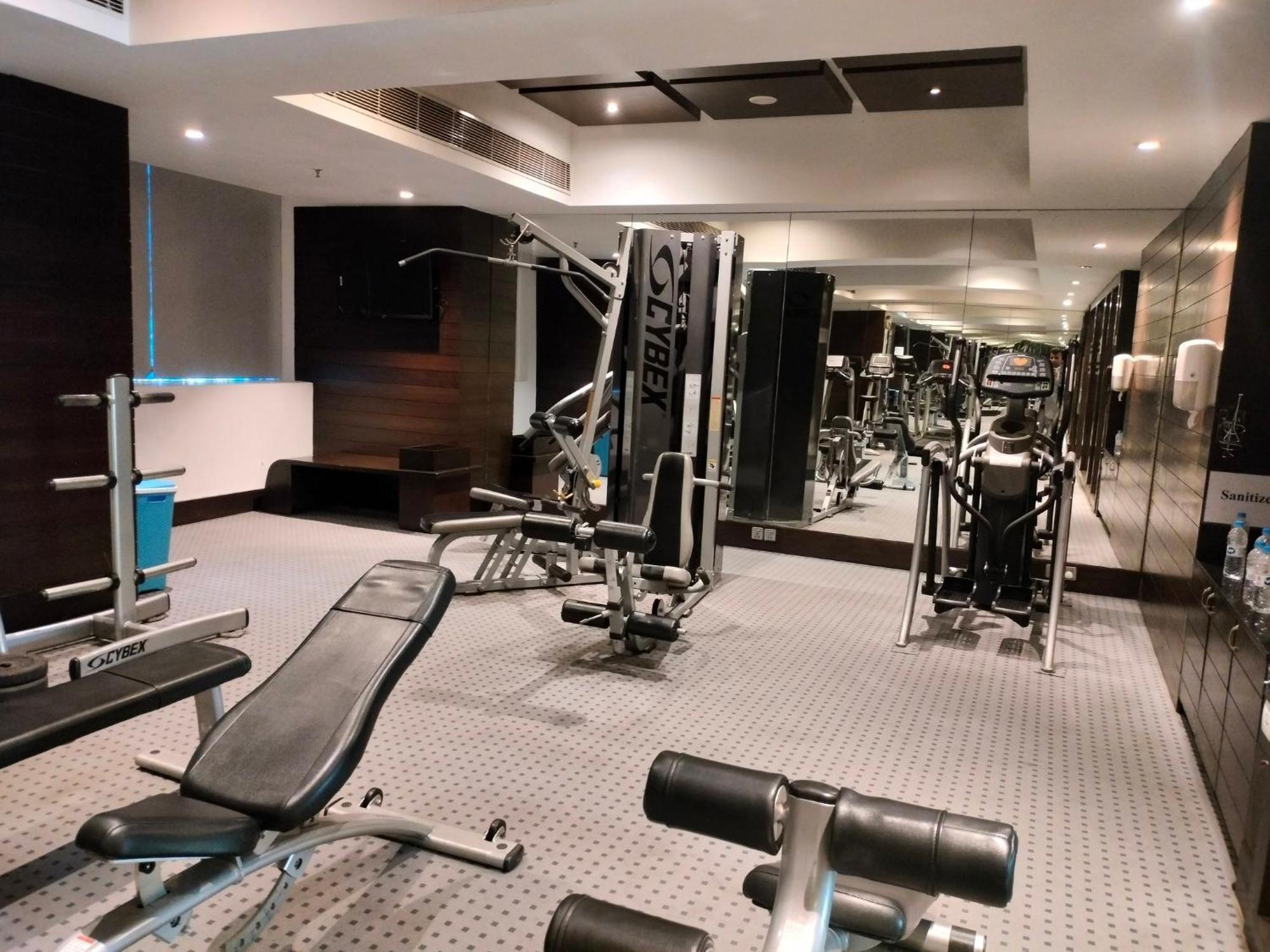 Holiday Inn Chandigarh Panchkula, An Ihg Hotel Екстер'єр фото The gym at the Taj Mahal Palace
