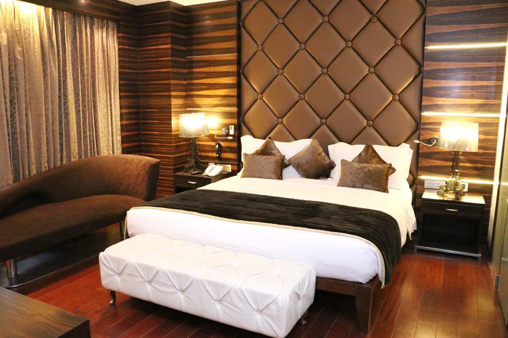 Holiday Inn Chandigarh Panchkula, An Ihg Hotel Екстер'єр фото A bedroom at the Taj Bengal