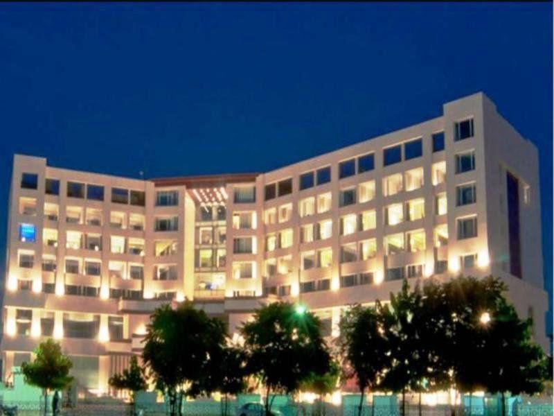 Holiday Inn Chandigarh Panchkula, An Ihg Hotel Екстер'єр фото